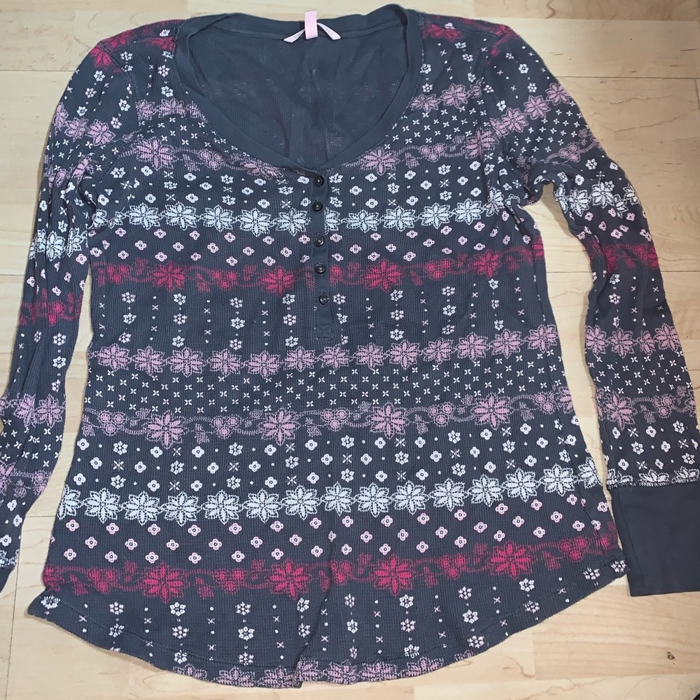 VICTORIA’S SECRET SLEEP SHIRT